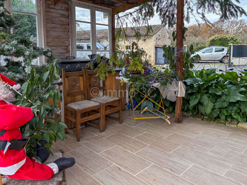 Maison à CHEF-BOUTONNE