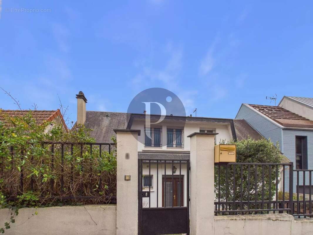 Maison à LE PLESSIS-ROBINSON