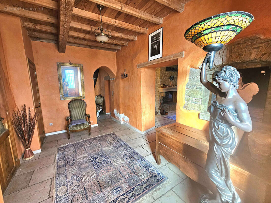 Maison à VILLEMOUSTAUSSOU