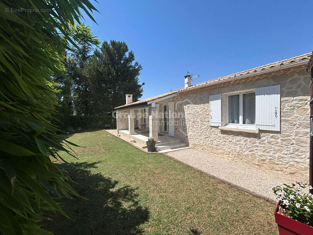 Maison de plain-pied 3 chambres + annexe sur parcelle arborée de 876 m² avec piscine et garage - Carpentras - photo 18