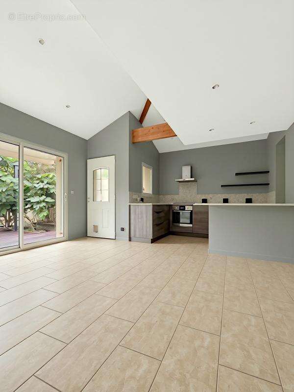 Maison 75 m² à Villeurbanne  - photo 4
