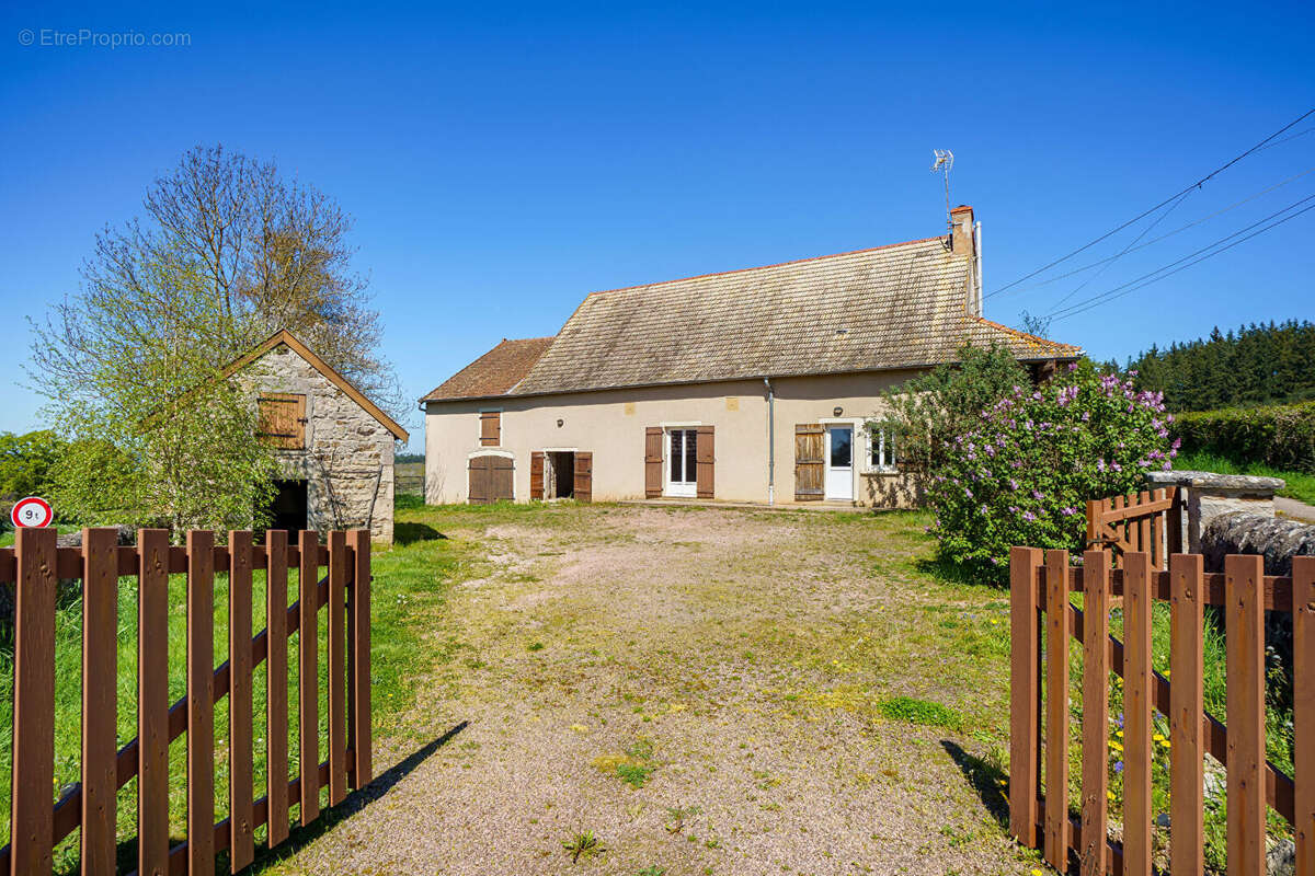 Maison Vendenesse-Lès-Charolles 4 pièce(s) 105 m2 avec dépendances - photo 2