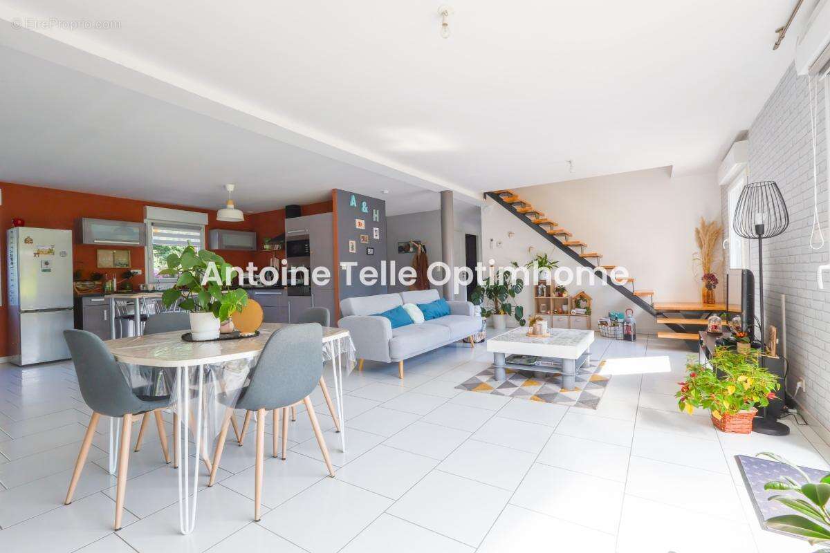 Pavillon individuel semi-plain-pied de 5 chambres posé sur 1165m² - idéal famille - Poix du Nord 59218 - photo 3