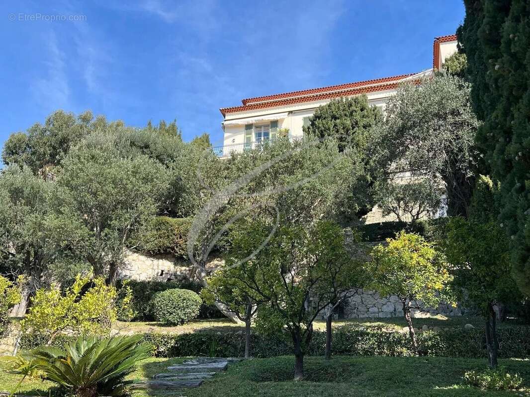 Appartement à ROQUEBRUNE-CAP-MARTIN