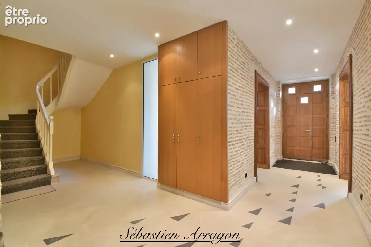 Maison de maître du XIXᵉ siècle à Villeneuve-sur-Lot – 460 m² – Parc de 8 300 m² – Piscine – Centre-ville à pied - photo 5