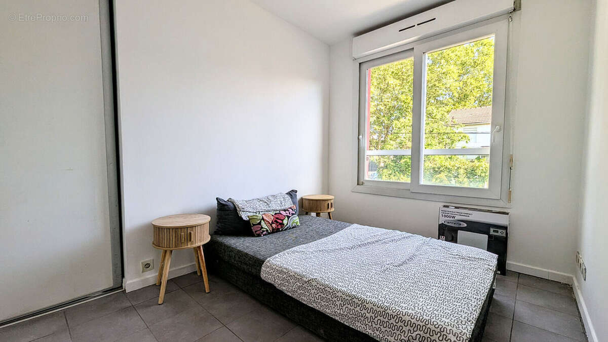 Appartement Saint Denis 4 pièce(s) 55.07 m2 - photo 6