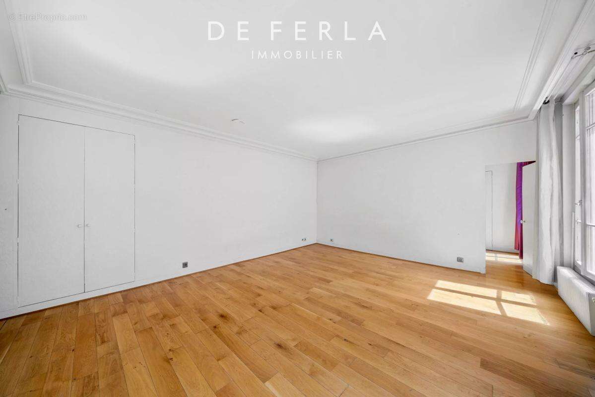 Appartement 2/3 pièces de 58 m² à rénover – Paris XV - photo 5