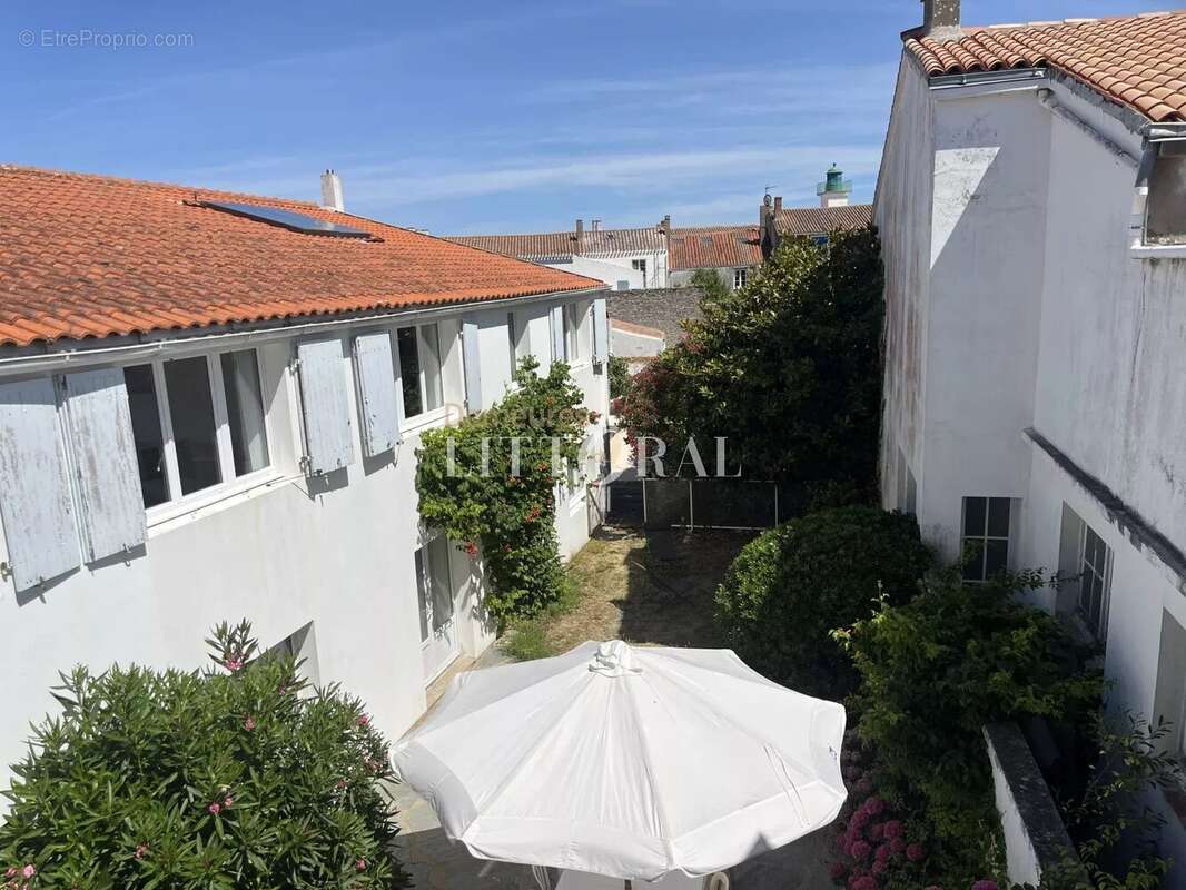 Belle propriété familiale avec piscine au cœur de Port Joinville - photo 2