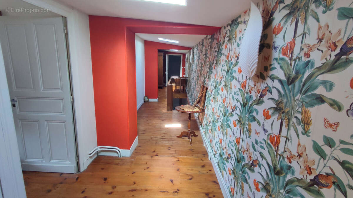 Charentaise de 220 m2, 5 chambres, dépendance, possibilité de gîte ou espace pro   Port-d'Envaux - photo 7