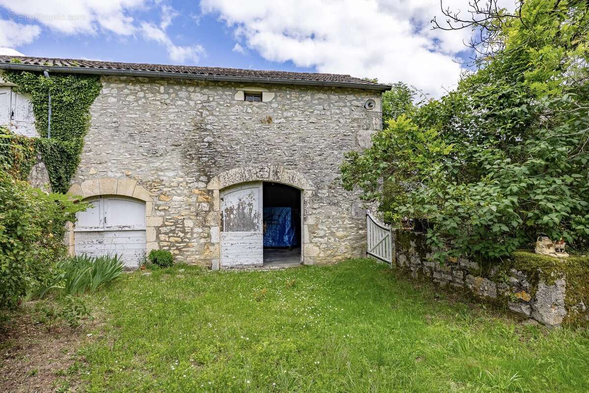 Maison à SAINT-CIRQ-LAPOPIE