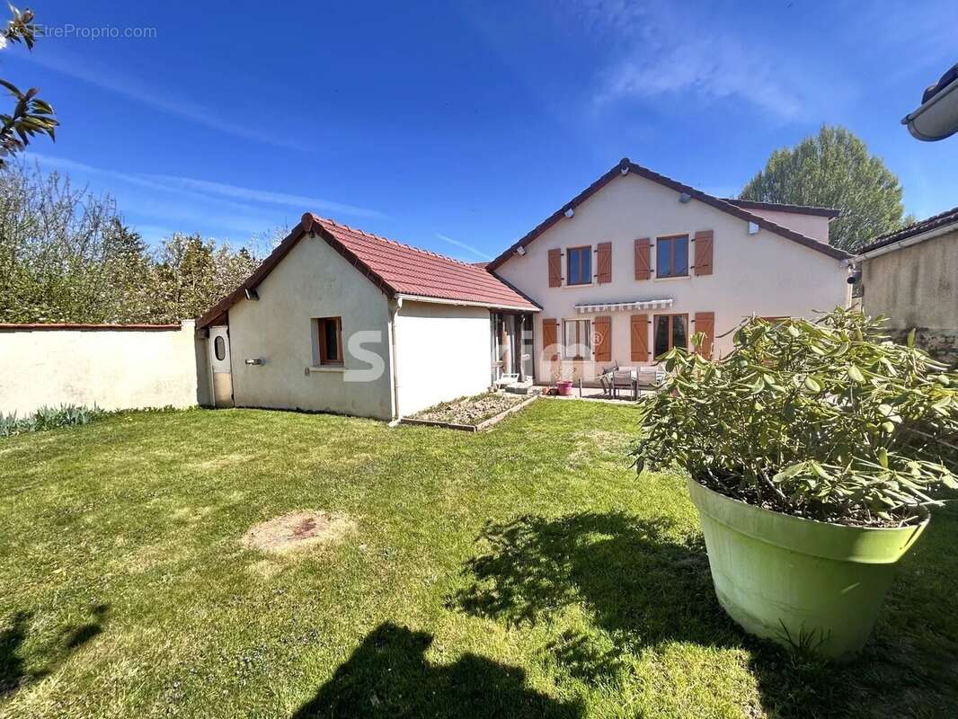 Maison à AUXONNE