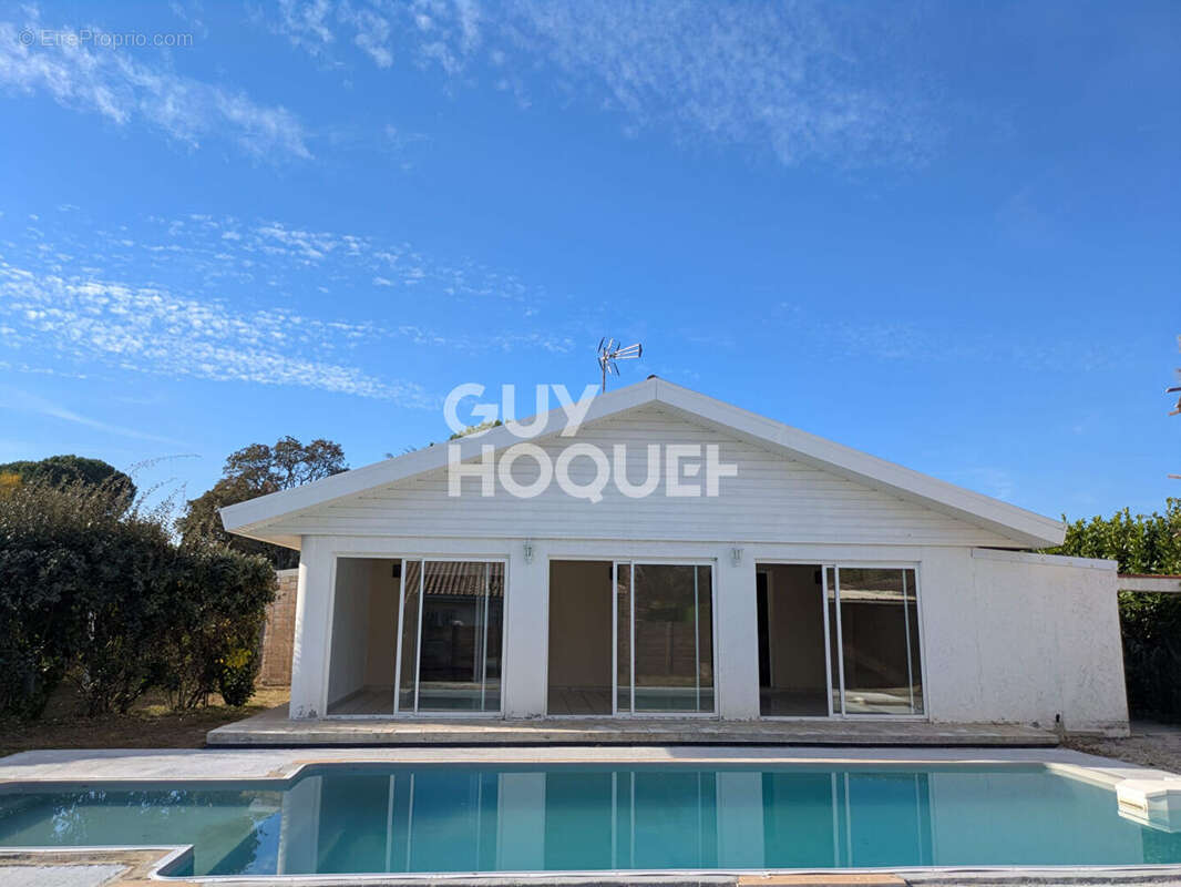 Maison à LALUQUE