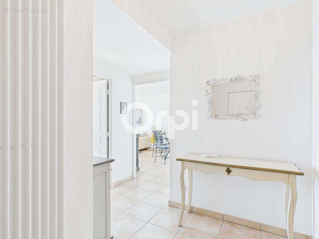 Appartement à MANDELIEU-LA-NAPOULE