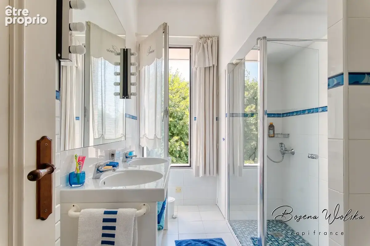 Maison de charme - T6 à vendre avec jardin, piscine, garage et atelier à Istres ( 13) - photo 12