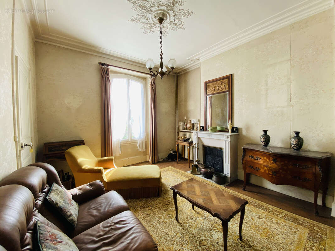 Maison à FONTAINEBLEAU