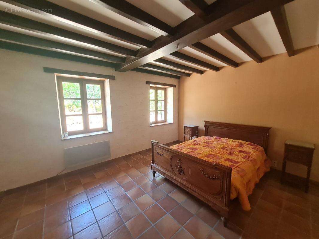 Maison à SAINTE-MERE