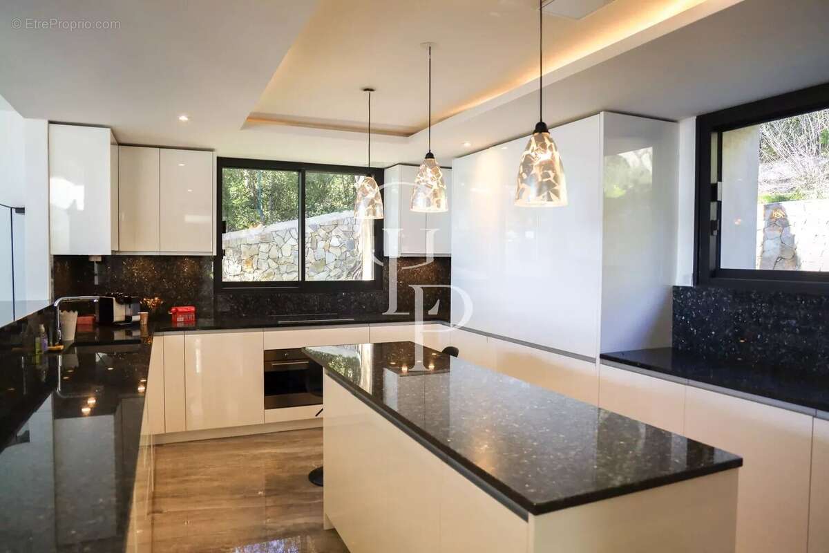 Maison à MOUGINS
