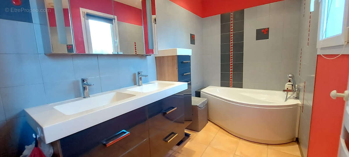 Maison à LORGUES