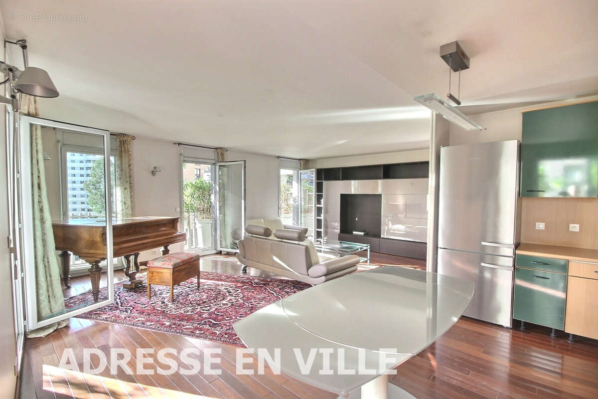 Appartement à PARIS-17E