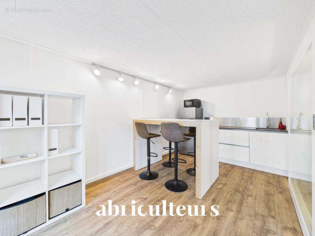 Bureau au rdc de 64m2 en vente à Rezé (44400) - photo 8