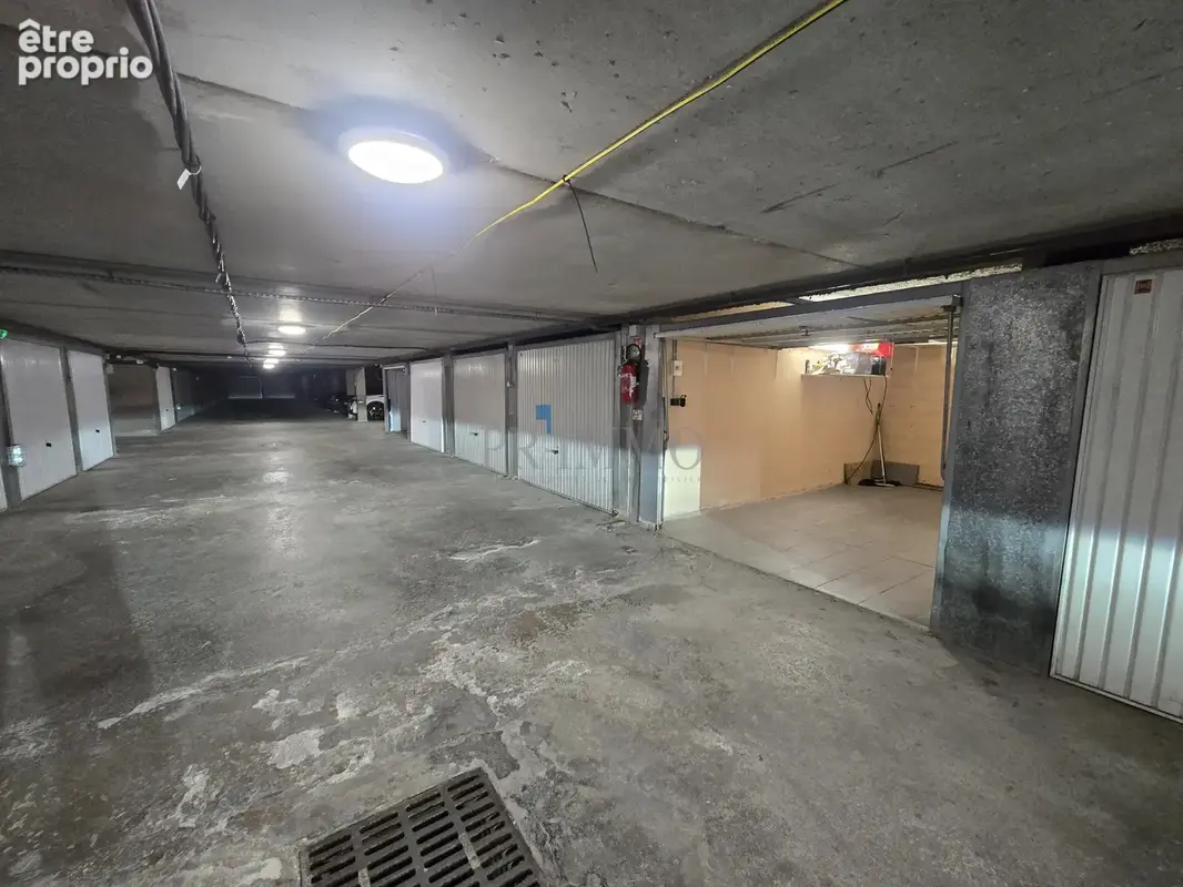SAINT-RAPHAEL - Centre ville GARAGE 14,50m2 - photo 4