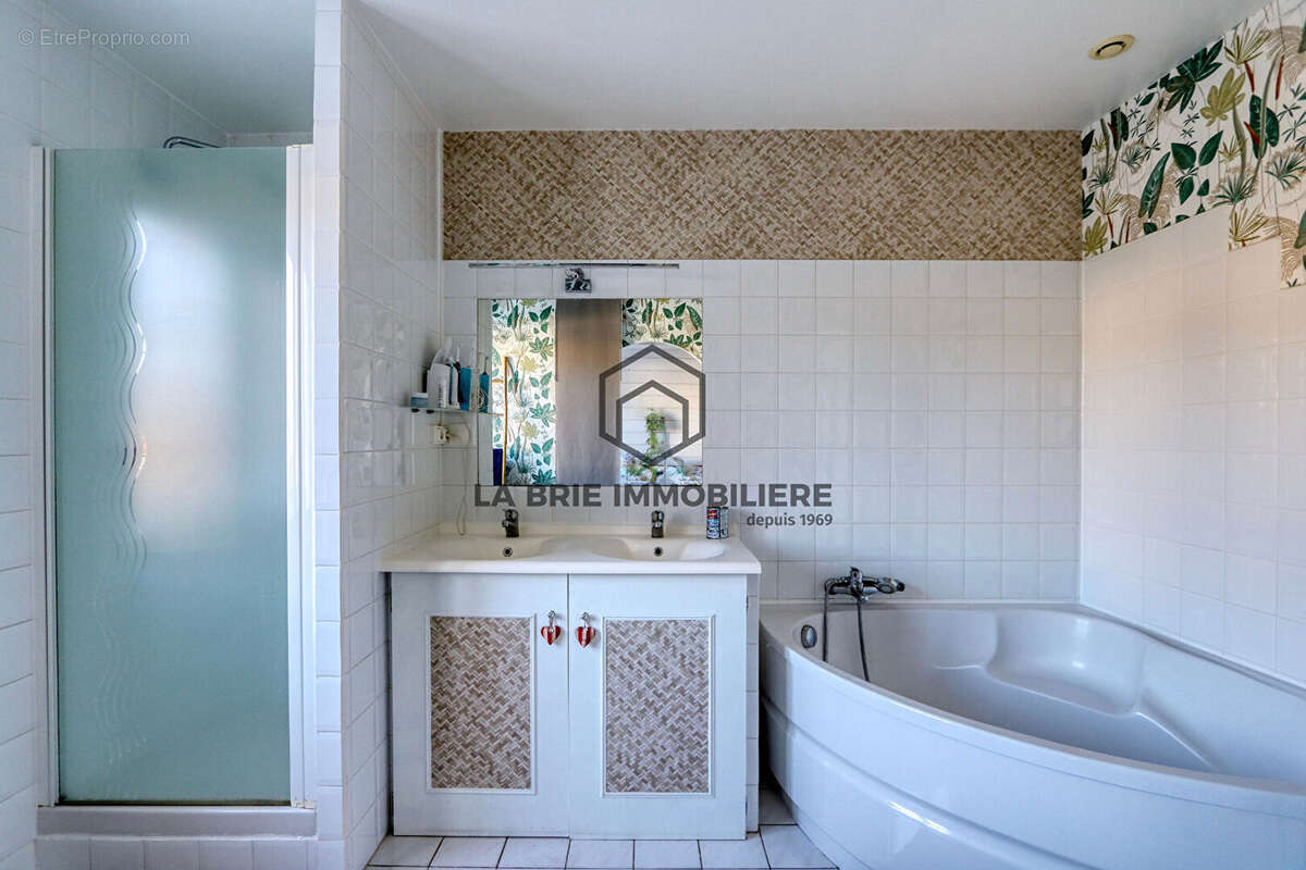 Maison à VILLECRESNES