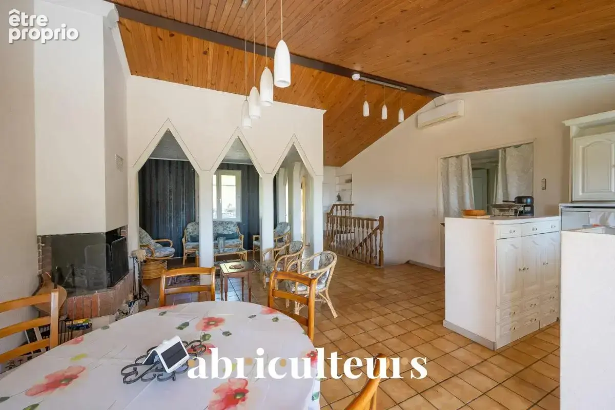 Maison familiale à fort potentiel de 150 m² – Vue panoramique – Piscine et jardin arboré – Seillans - photo 8