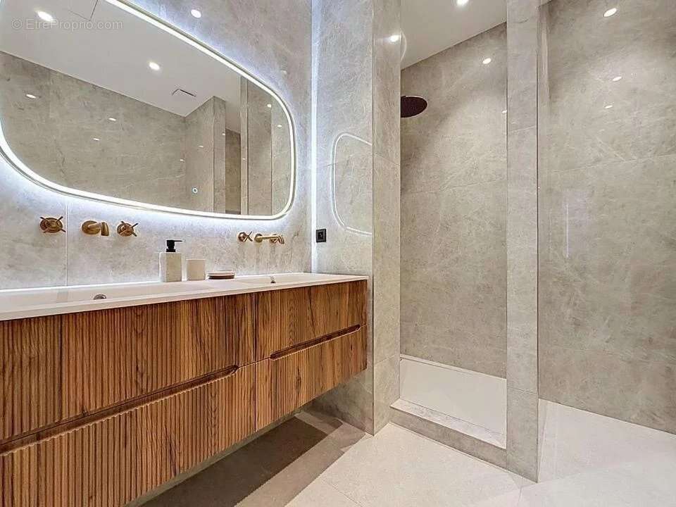 Cannes "croisette" - 3p 100m² - photo 3