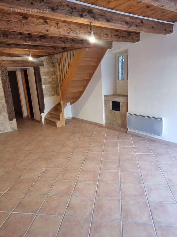 Maison à CHAMPAGNE-EN-VALROMEY