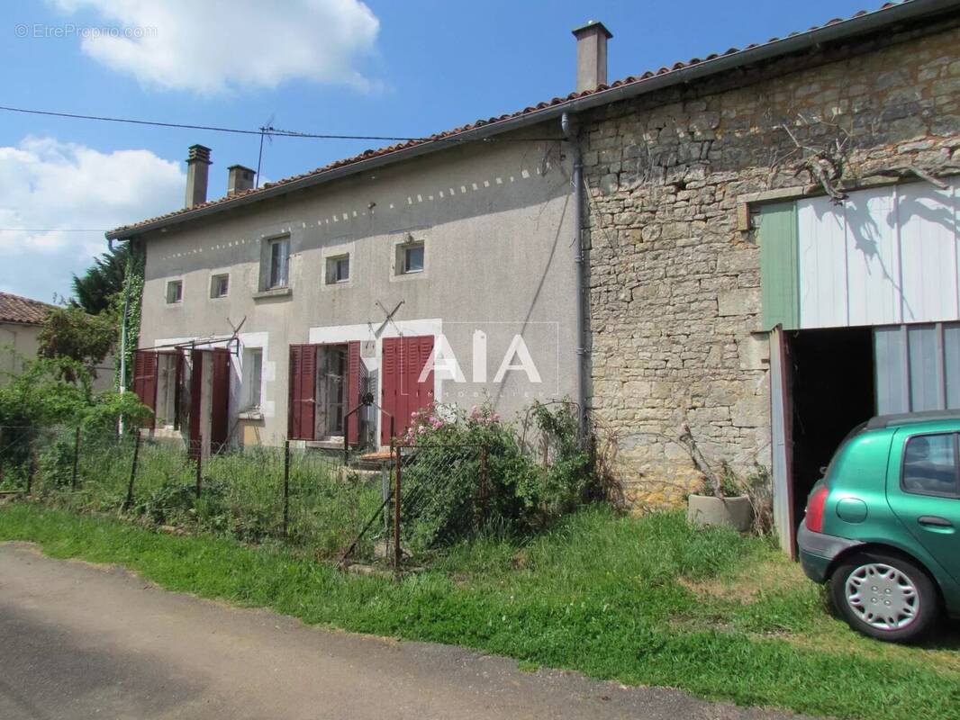 Maison à NANTEUIL-EN-VALLEE