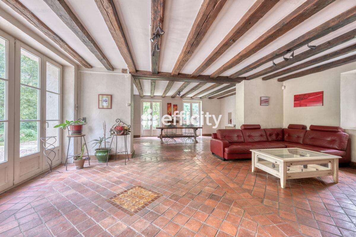 Maison 270 m² à Saints  - photo 3