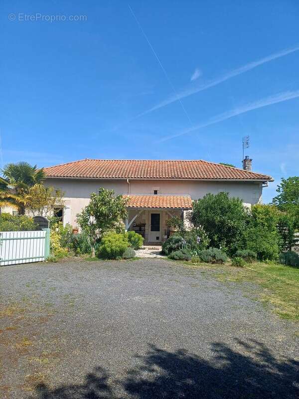 Maison 147 m² à Chatignac  - photo 3