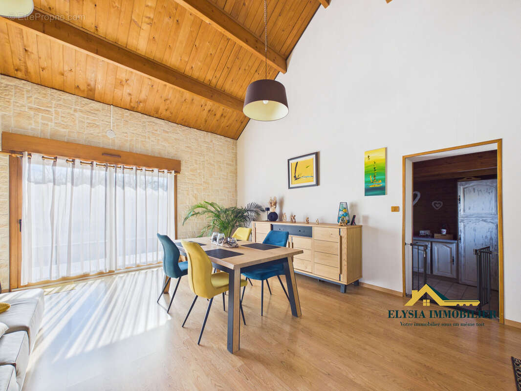 Maison à CHAUDENEY-SUR-MOSELLE