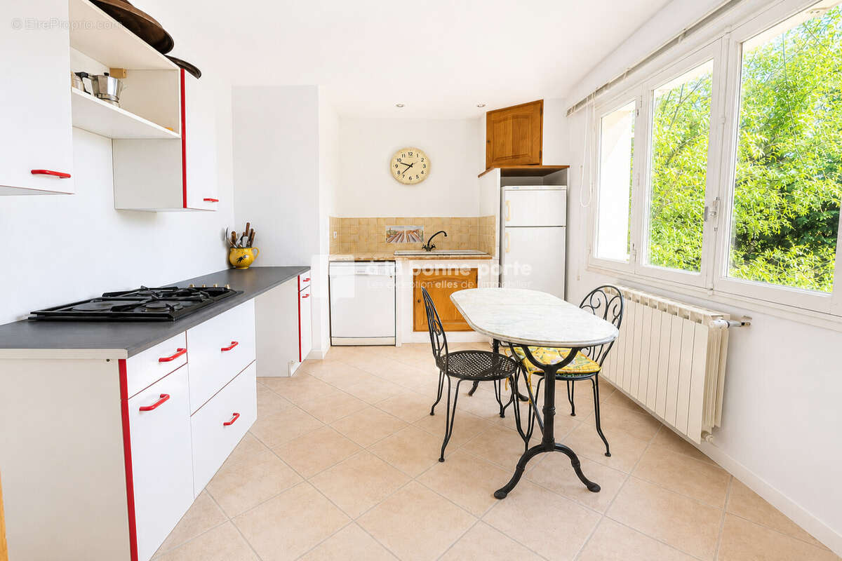Maison 170 m² à Le Castellet  - photo 5