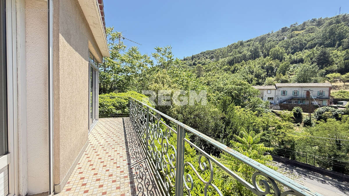 Maison 105 M2 avec mazets sur parcelle de 6000 M2 - photo 14