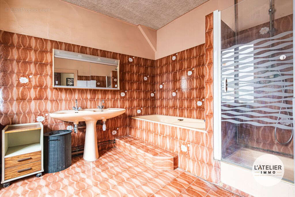 Maison à AY