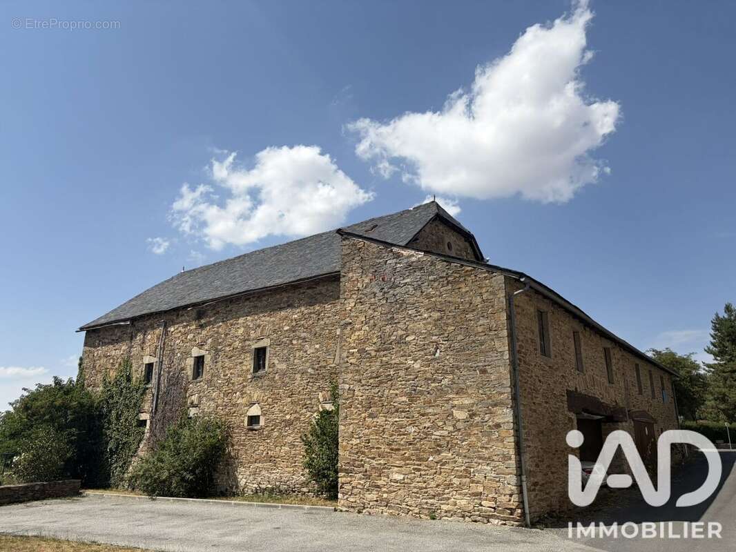 Maison 250 m² à Boussac  - photo 3