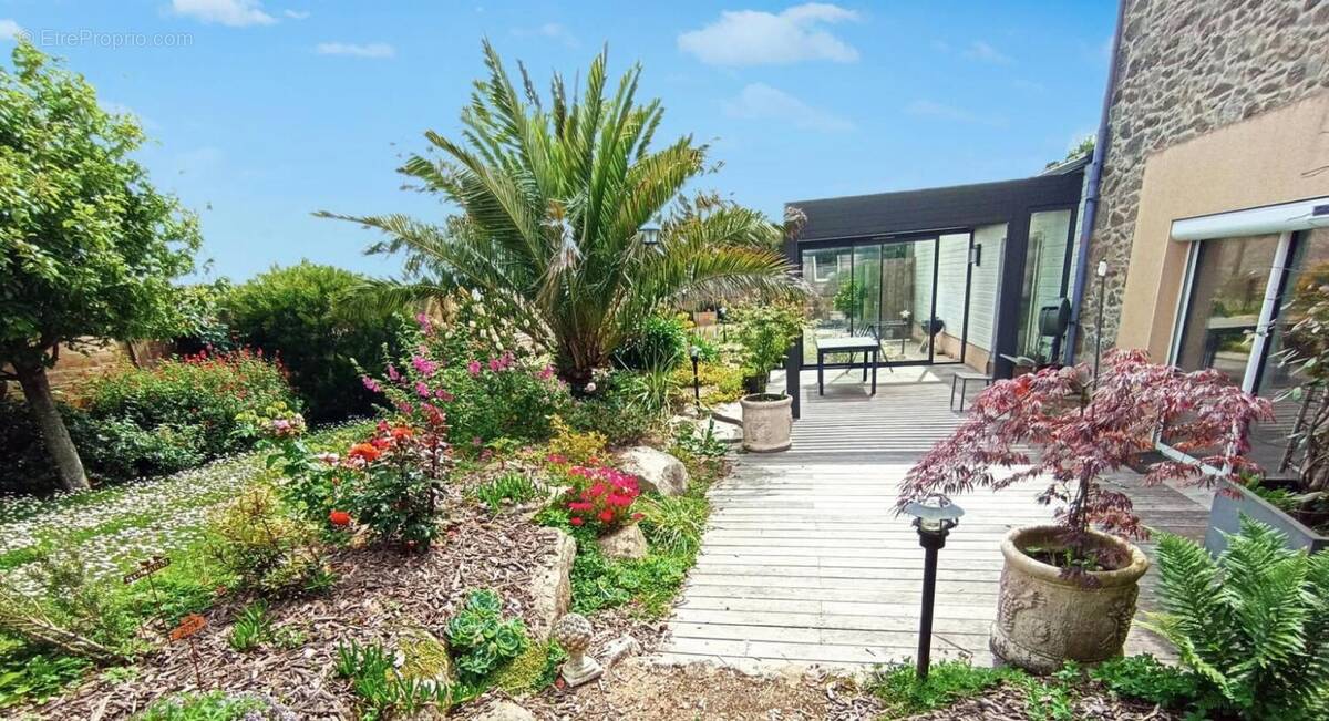 Photo 1 - Maison à SAINT-POL-DE-LEON