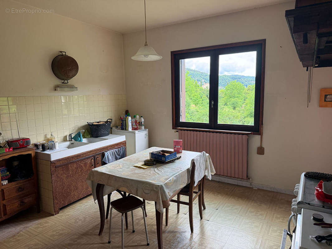 Maison à MONTFAUCON