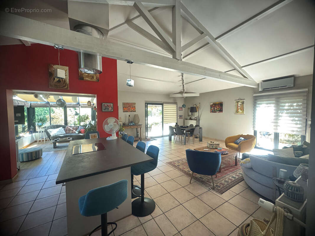 Rare au coeur de Francheville le Haut maison 7 pièce(s) 211 m2 au calme - photo 2