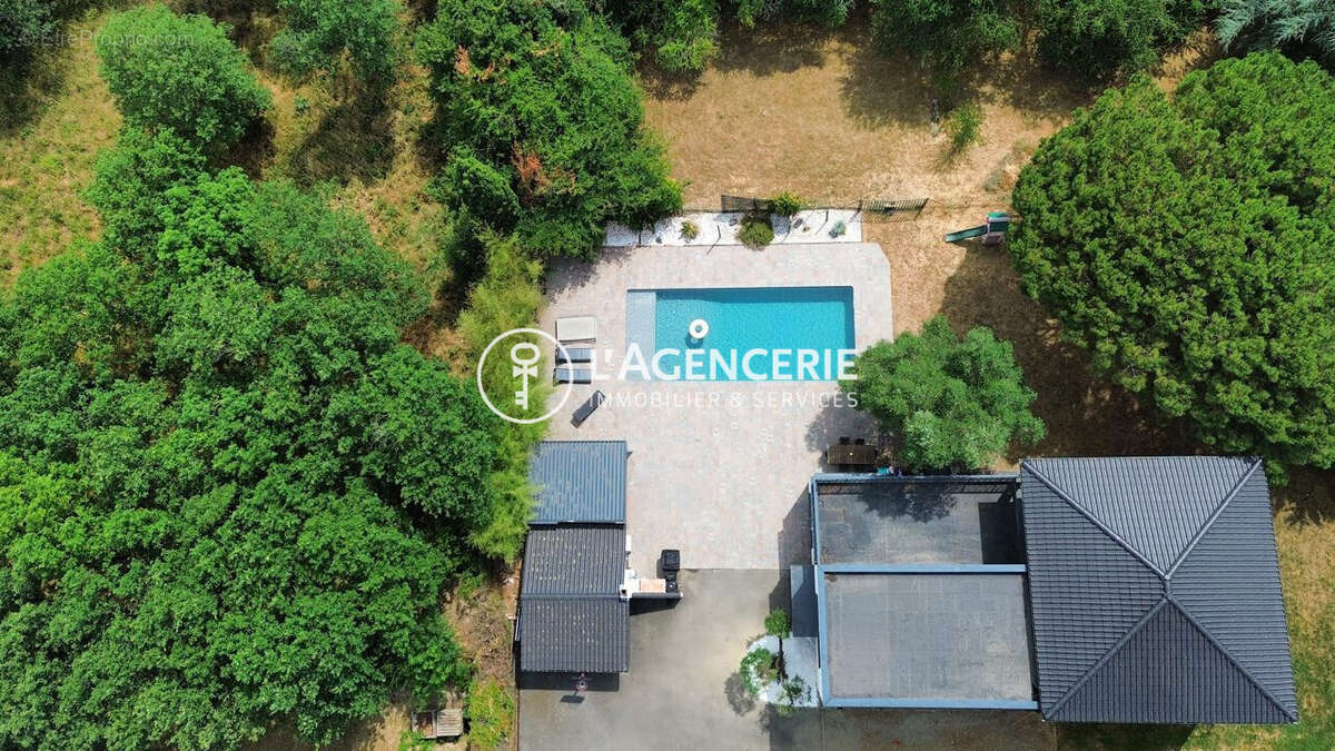 Maison 186 m² à Cornebarrieu  - photo 2