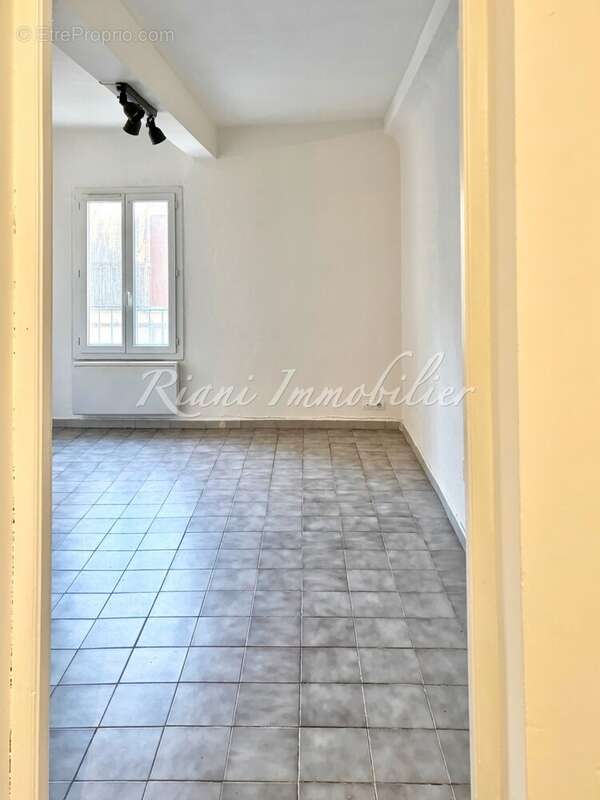 Appartement à L'ISLE-SUR-LA-SORGUE