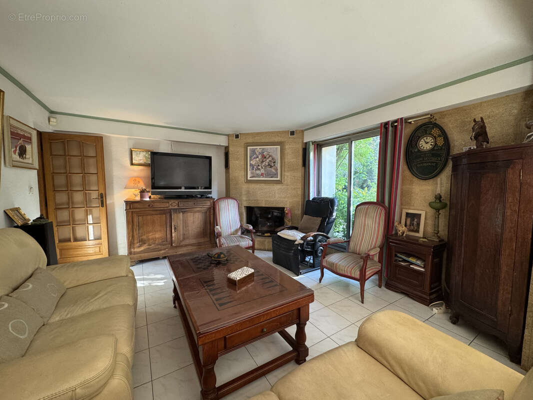 Maison à SAINTE-ANASTASIE