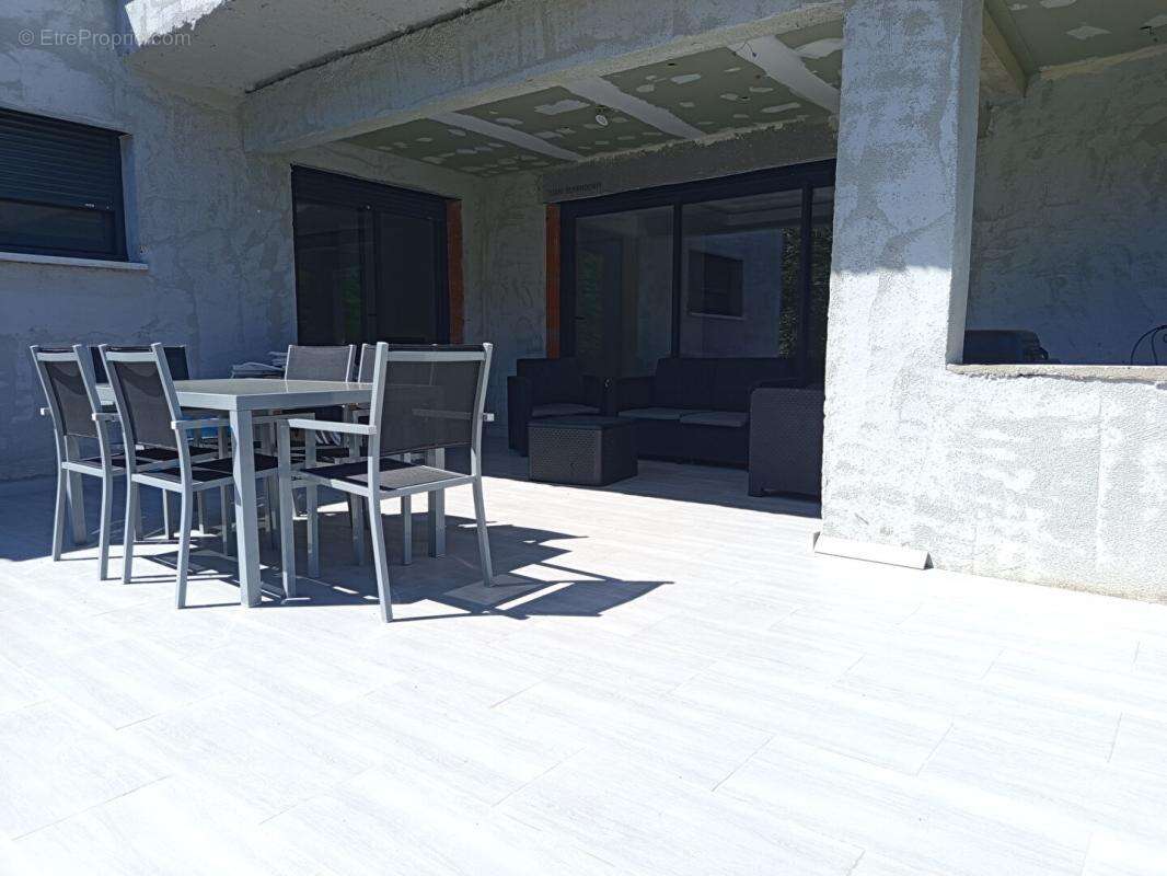 Villa neuve contemporaine 220m²  4 chambres sur terrain de 1200m² Donzère 465 000HAI - photo 15