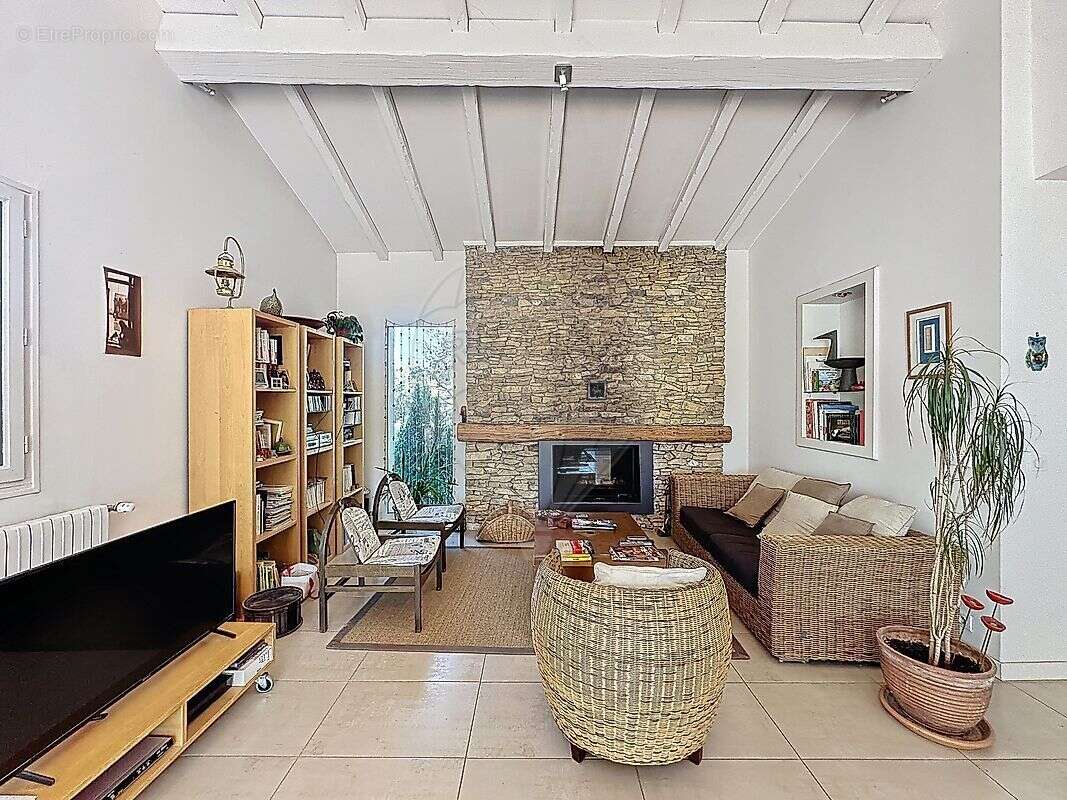 Maison à CAVEIRAC