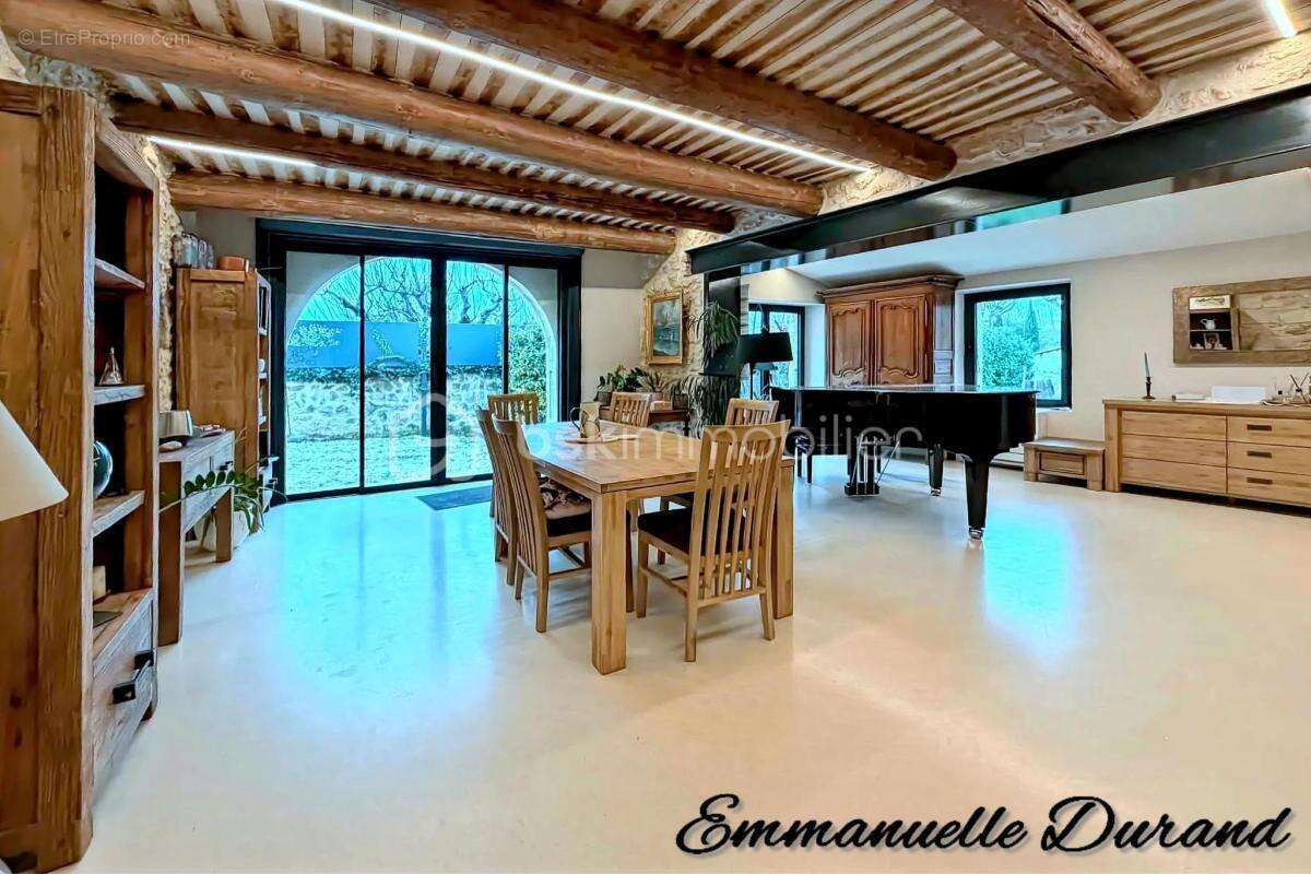 Maison à SAINT-PAUL-TROIS-CHATEAUX