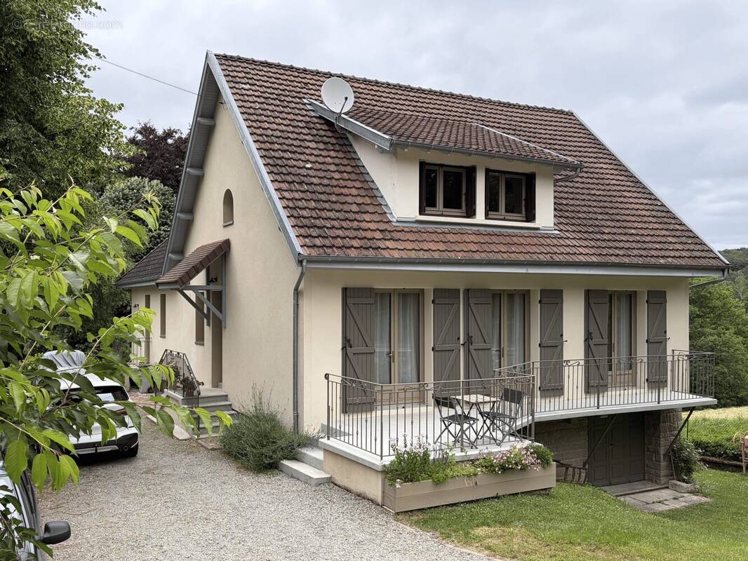Maison à EYMOUTIERS