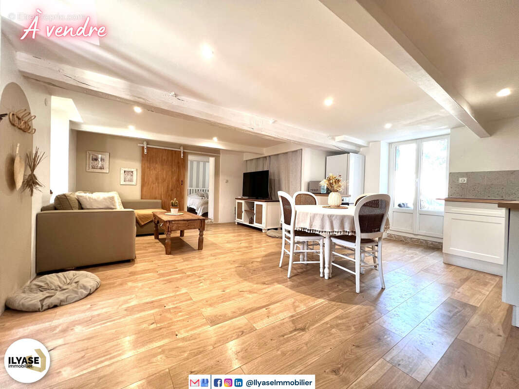 Superbe propriété de 356 m2  1100 m2  7 CH  1 dépendance  Garage/Atelier - photo 17