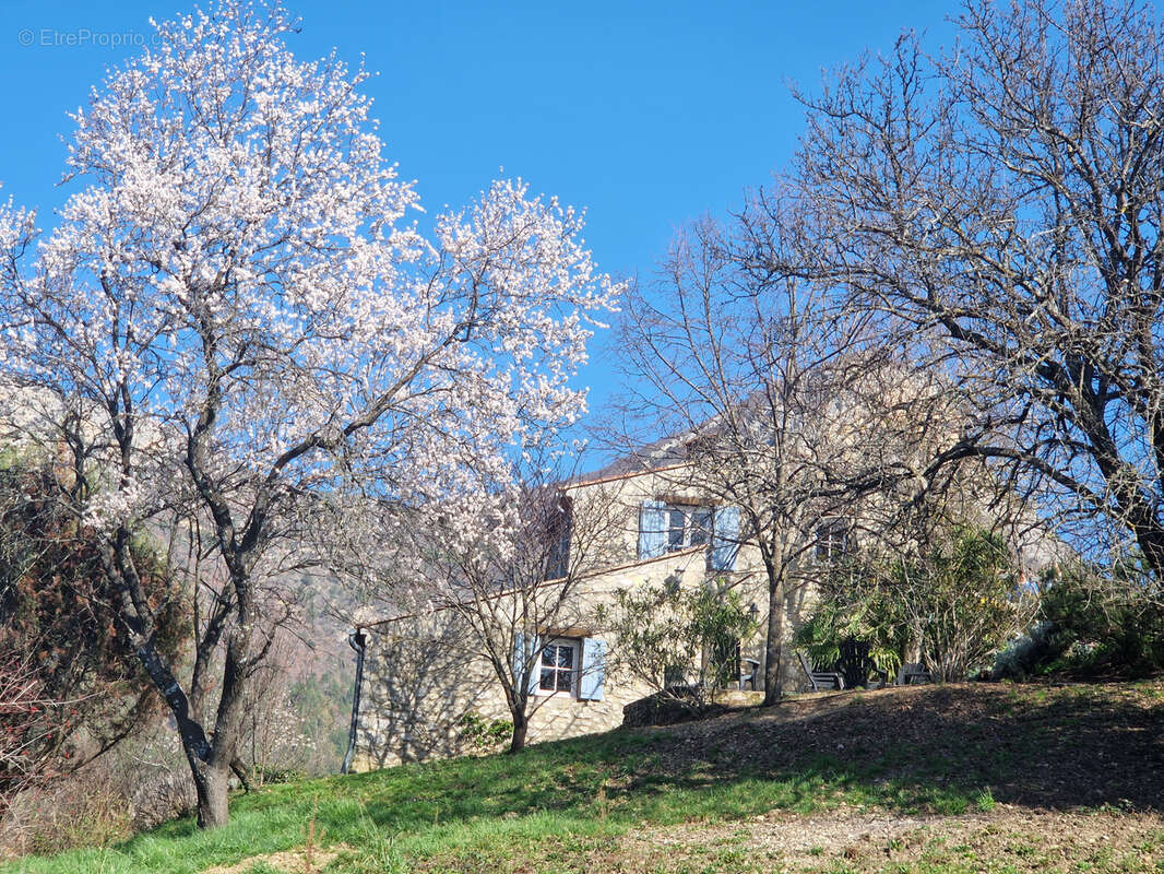 Maison à SAHUNE