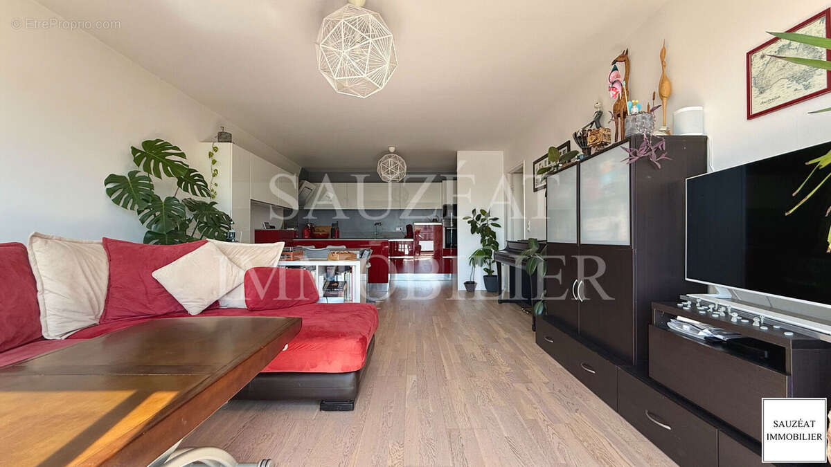 Bagneux - Appartement 3 pièces avec terrasse de 14m² - Plein coeur de la place Dampierre - photo 4